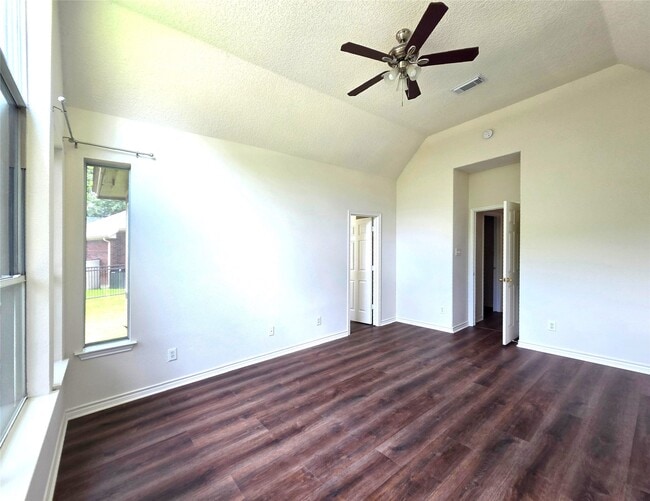 Building Photo - 2202 Cherry Hill Ct