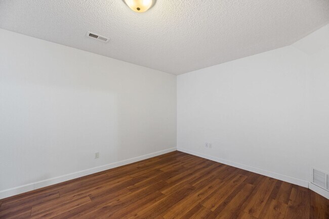 Building Photo - Beautiful 4 Bed 3 Bath in Andover School District!