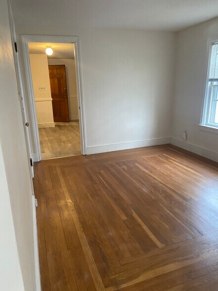 Building Photo - 304 Bloomfield St