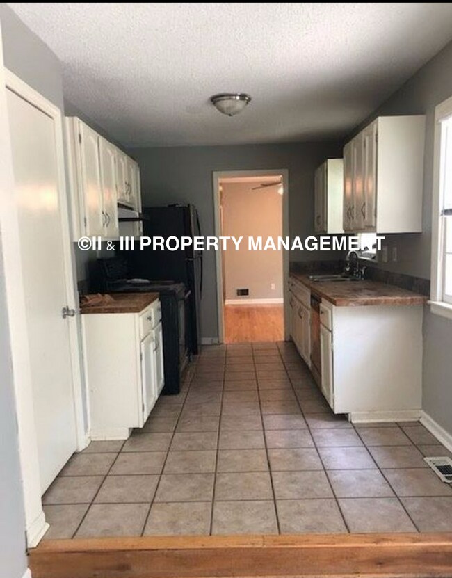 Building Photo - 2001 W 85th Terrace