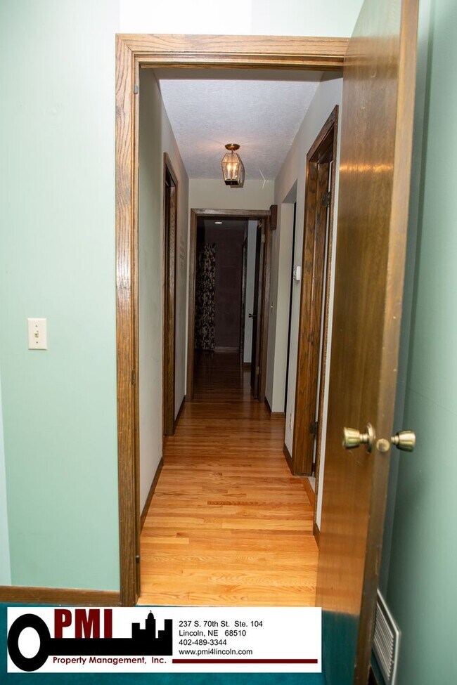 Building Photo - 3 Bedroom and 2 bathroom House for rent