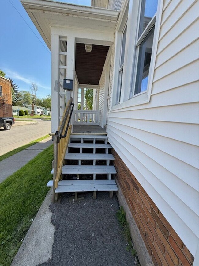 Primary Photo - 1321 North St