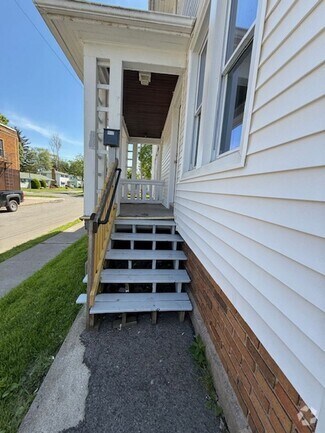Building Photo - 1321 North St