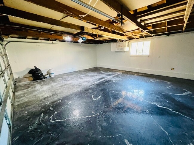 Building Photo - 2875 S Sherman St