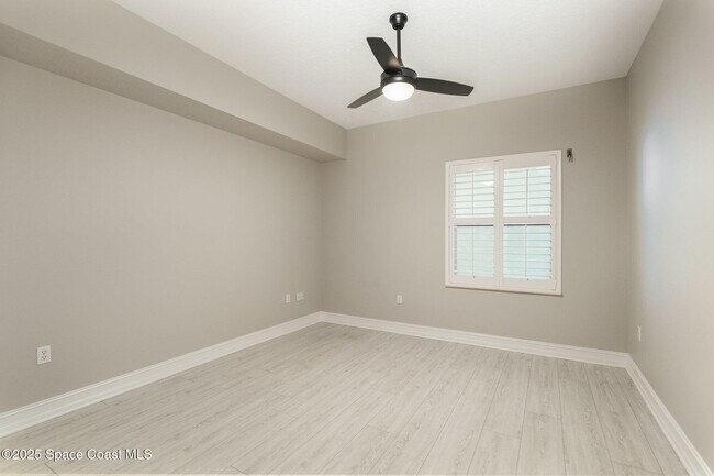 Building Photo - 93 Delannoy Ave