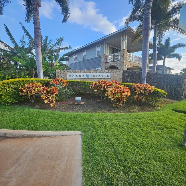 Primary Photo - Amazing Home in Moana Estate