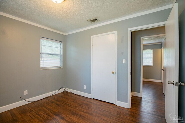 Building Photo - 4381 Bixby Cir