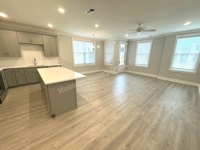 Building Photo - 3BD/3.5BA FOR RENT IN THE RESERVE