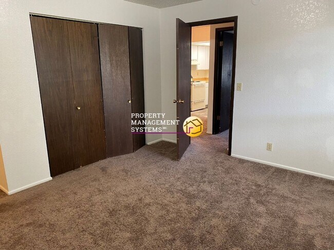 Building Photo - 1042 Quail Vista Ct