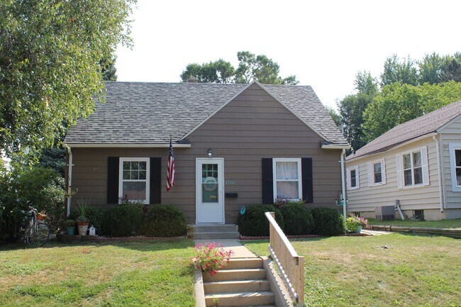 Primary Photo - Must see home!