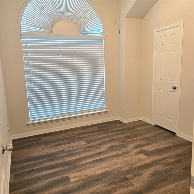 Building Photo - 18518 Dennington Dr