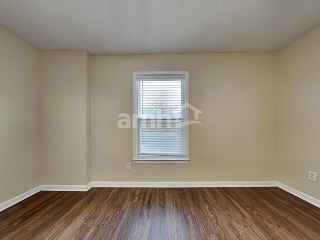 Building Photo - 6857 Briarfield Ln