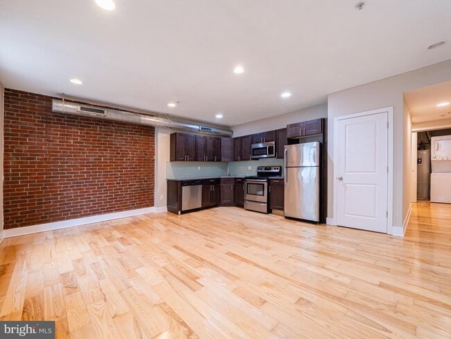 Building Photo - 2700 E Auburn St