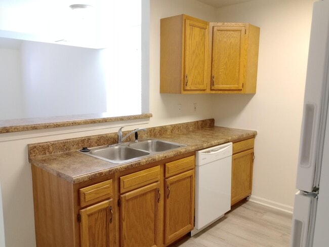 Building Photo - 5015 CARRIE RIDGE Dr