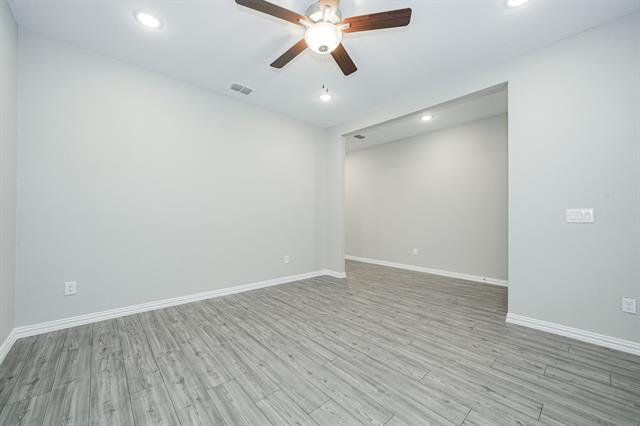 Building Photo - 427 Holt Ln