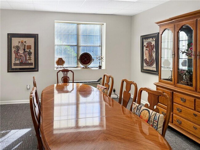 Building Photo - 475 Mount Vernon Hwy NE