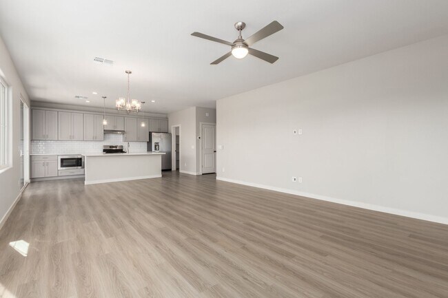 Building Photo - BEAUTIFUL PHOENIX HOME IN GATED COMMUNITY!