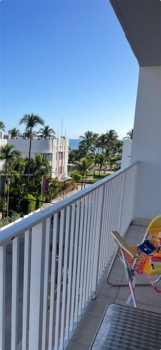 Building Photo - 1255 Collins Ave