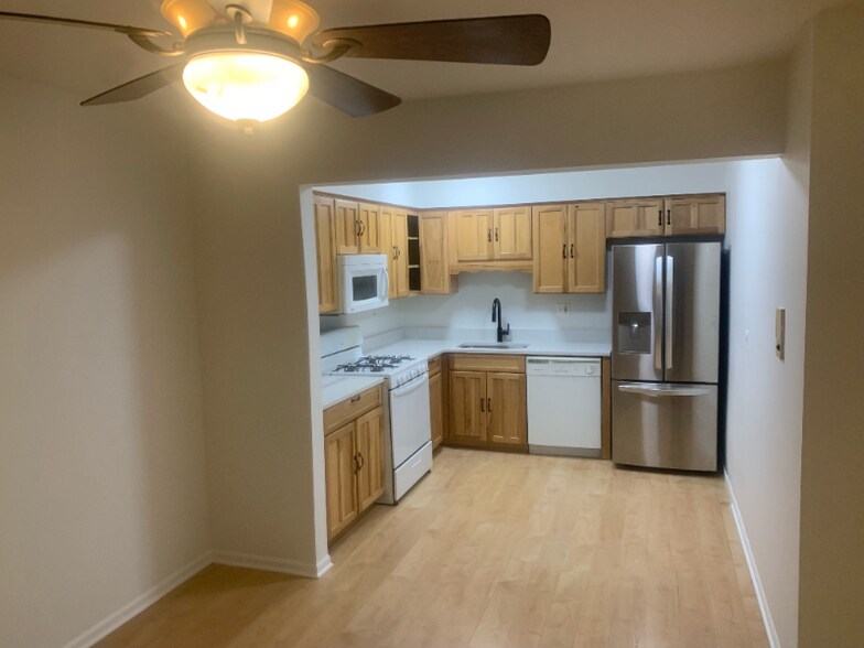 Building Photo - 1100 E Randville Dr