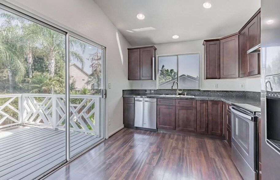 Building Photo - 2683 Mitchell Ave