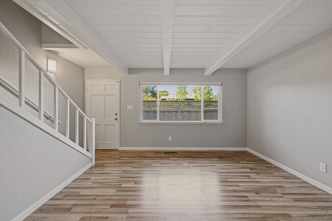 Building Photo - 1141-1161 Oak Avenue