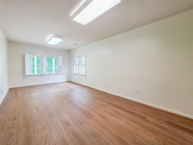 Building Photo - 2502 Oak Hill Overlook