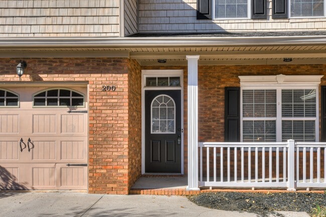 Building Photo - 200 Kline St NW