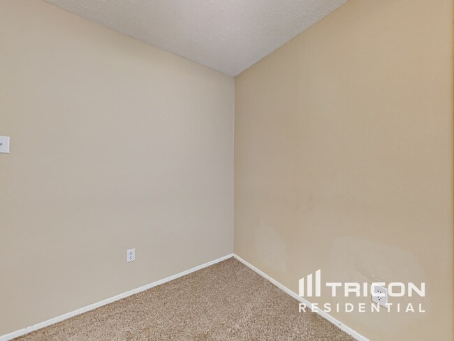 Building Photo - 713 Cavendish Dr