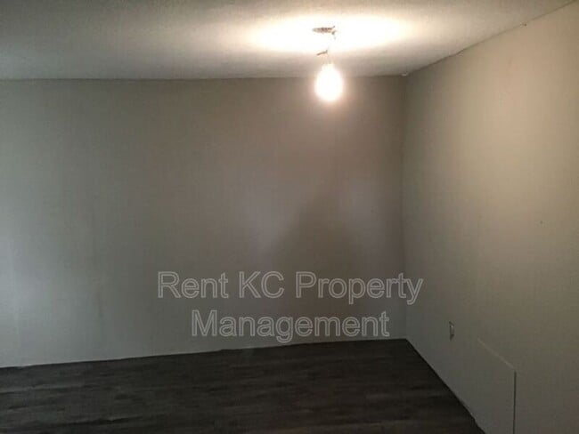 Building Photo - 6904 NW 78th St