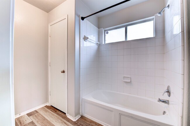 Building Photo - 16143 Bantam Ridge Ct