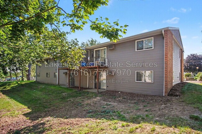 Building Photo - 1009 36th St SW