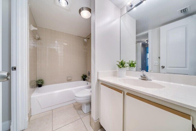 Building Photo - 1238 S Military Trail