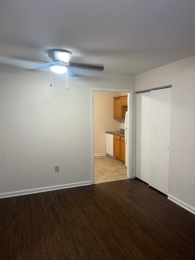 Building Photo - 2275 N Cable Rd