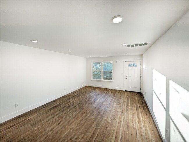 Building Photo - 1206 Nedra Dr