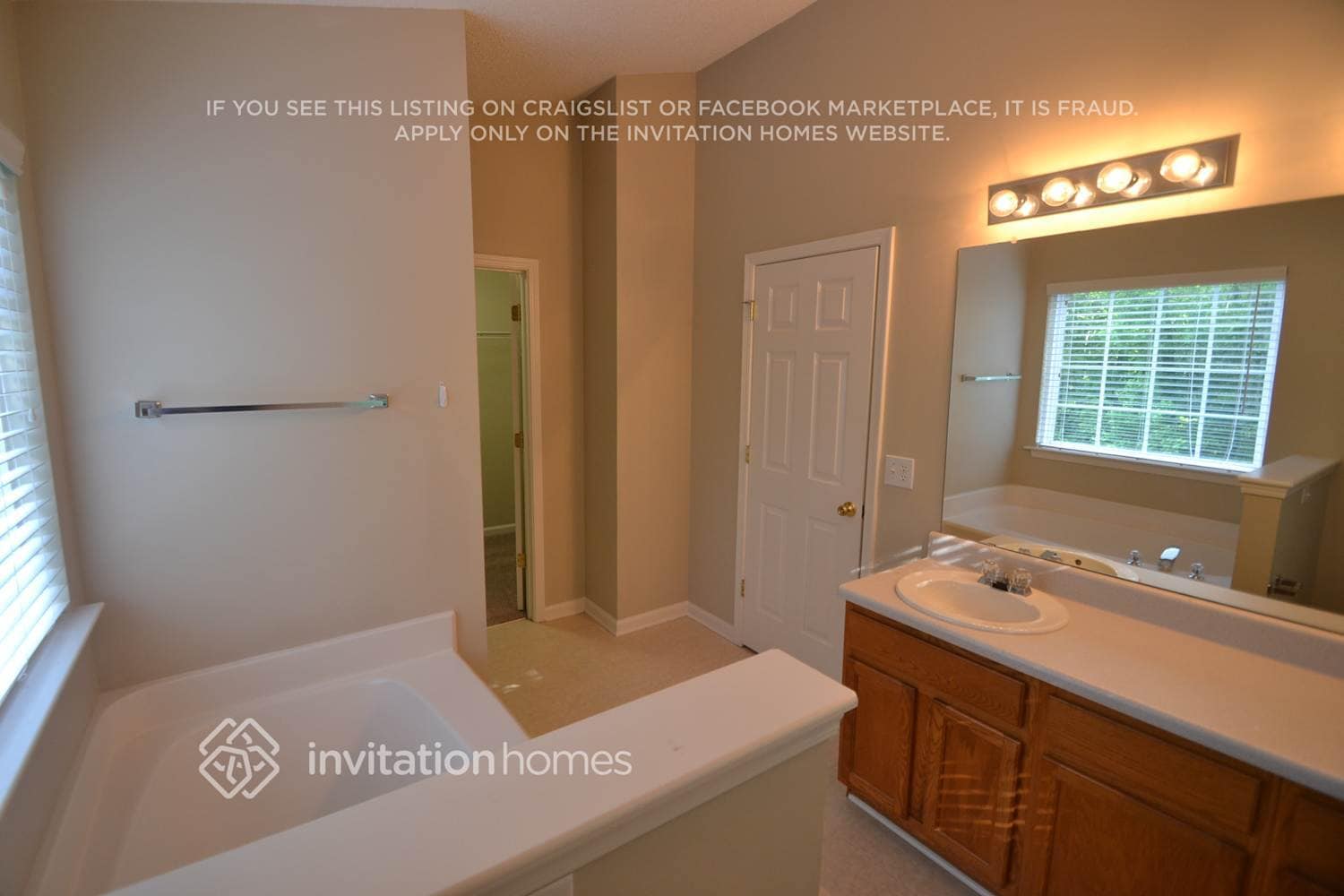 Building Photo - 6625 Forest Cross Dr