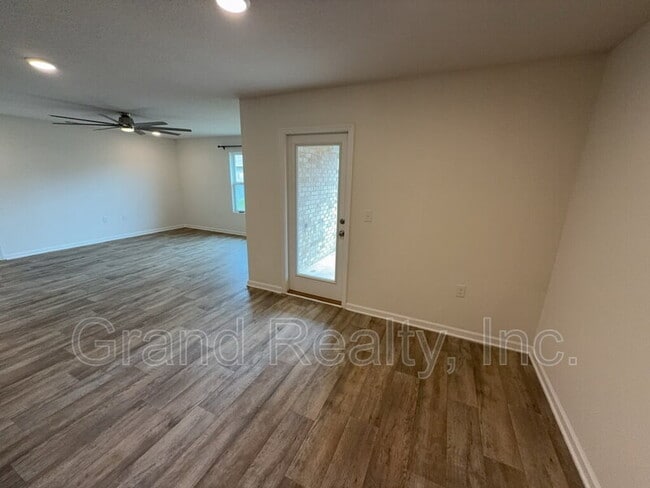 Building Photo - 6474 Churchill Cir