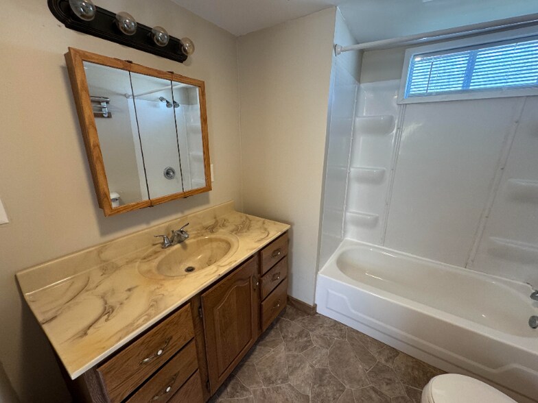 Building Photo - 4664 US-30