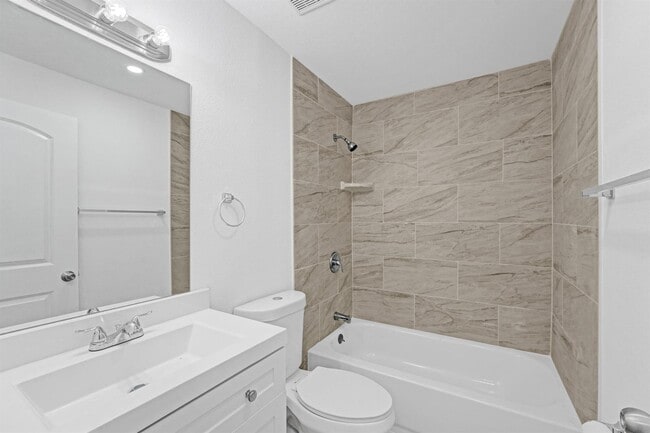 Building Photo - $1,995 435 NW 82ns Terrace Ter #2