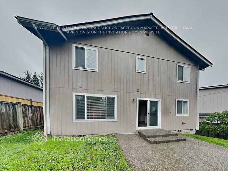 Building Photo - 1517 201st St E