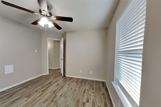 Building Photo - 21922 Willow Shade Ln