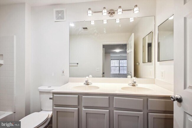 Building Photo - 2155 Scotts Crossing Ct