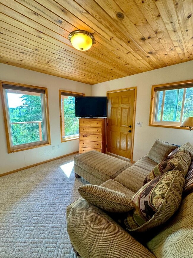 Building Photo - RIVERFRONT HOME + SHOP!