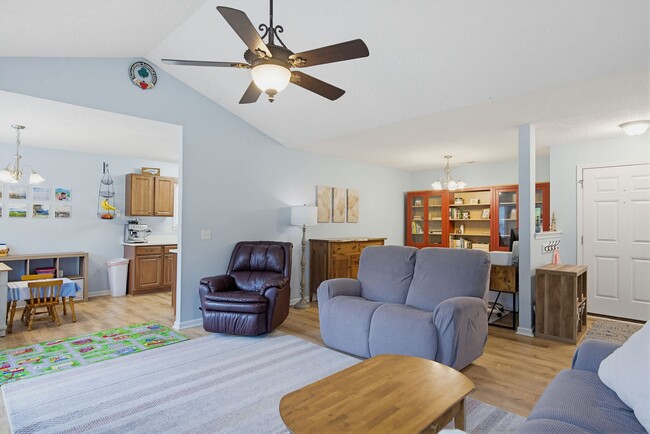 Building Photo - Beautiful home in The Neighborhoods of Holly Ridge