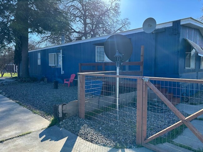 Building Photo - Well maintained mobile home in Cottonwood