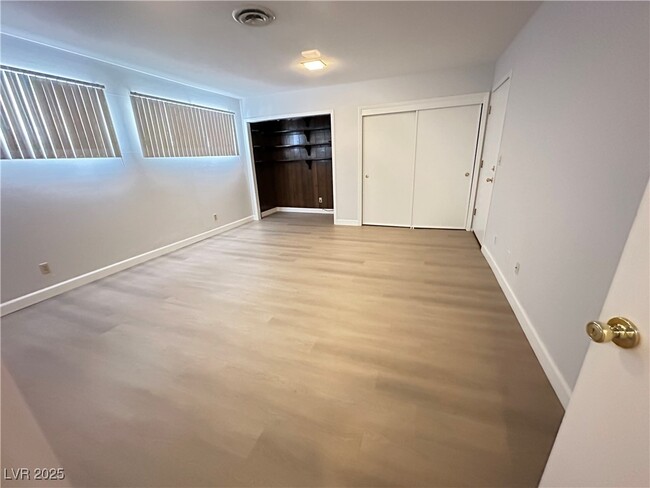 Building Photo - 2186 Gabriel Dr