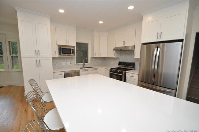 Building Photo - 6121 Chowning Ct