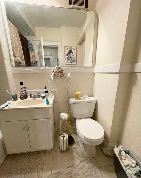 Building Photo - 9 Barrows St