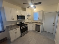 Building Photo - 124 Leo Ave