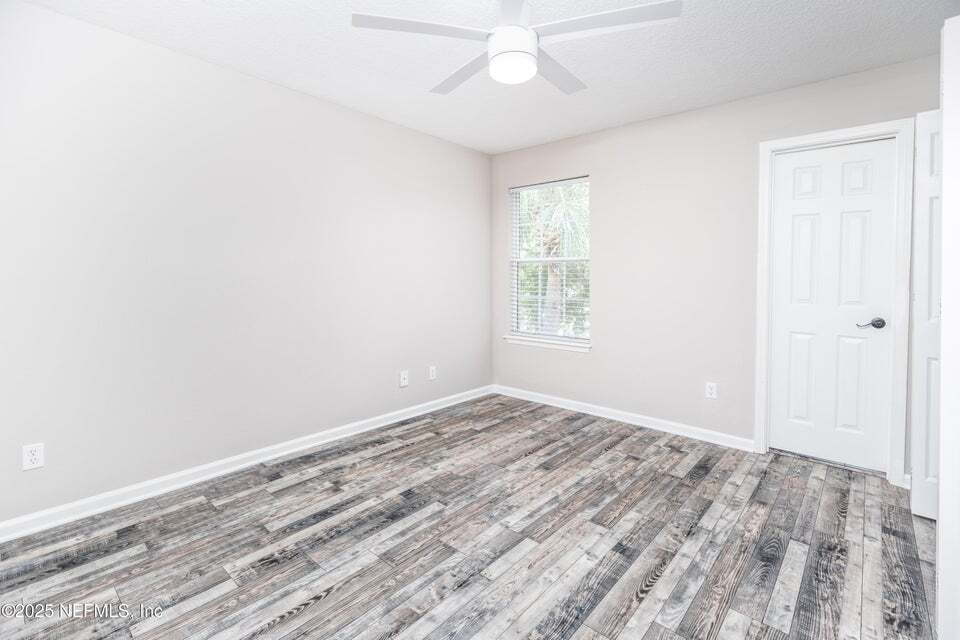 Building Photo - 230 Scrub Jay Dr