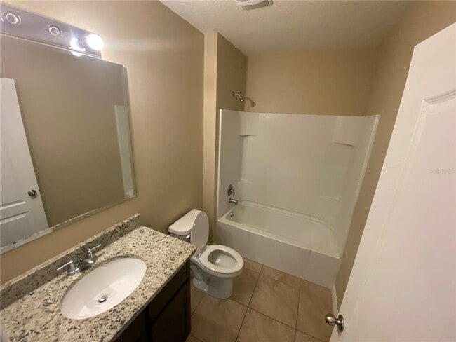 Building Photo - 1742 Point O Woods Ct